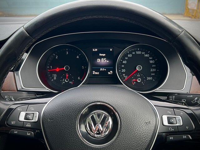 Second-hand 2019 Volkswagen Passat 2.0 TDI AT Highline for sale in Pune-14