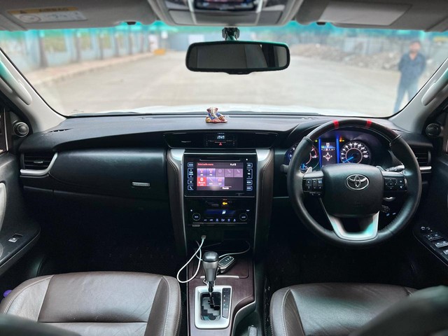 Second-hand 2019 Toyota Fortuner 2.8 2WD MT BSIV for sale in Pune-11