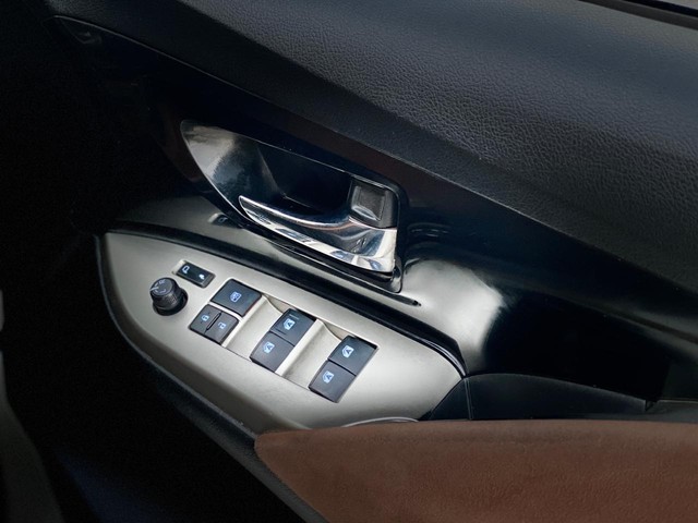 Toyota Innova Crysta 2.8 ZX AT BSIV Second-hand 2018 Toyota Innova Crysta 2.8 ZX AT BSIV for sale in Pune-15