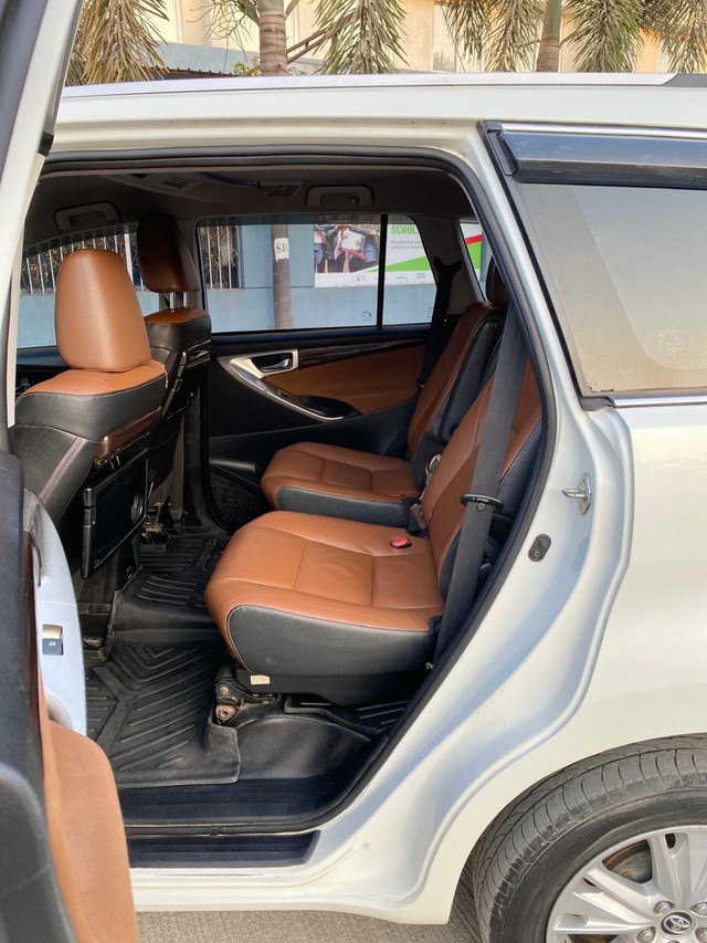 Toyota Innova Crysta 2.8 ZX AT BSIV Second-hand 2018 Toyota Innova Crysta 2.8 ZX AT BSIV for sale in Pune-11