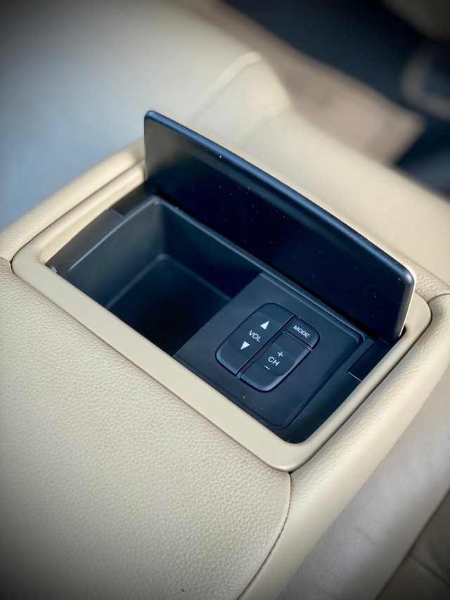 Second-hand 2012 Honda Civic 1.8 V AT for sale in Pune-13