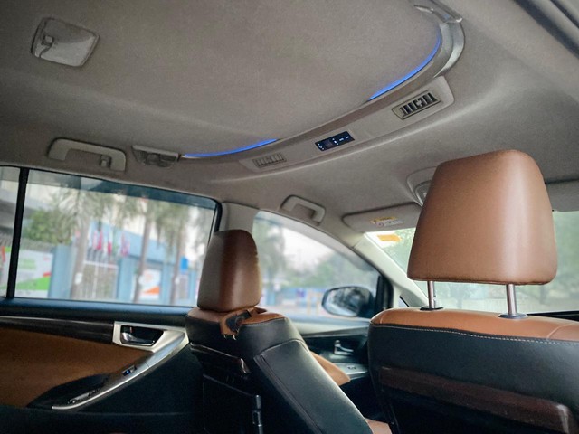 Toyota Innova Crysta 2.8 ZX AT BSIV Second-hand 2018 Toyota Innova Crysta 2.8 ZX AT BSIV for sale in Pune-18