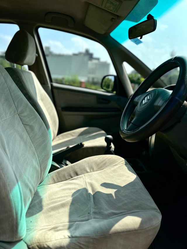 Second-hand 2010 Maruti SX4 VXI for sale in Chandigarh-3