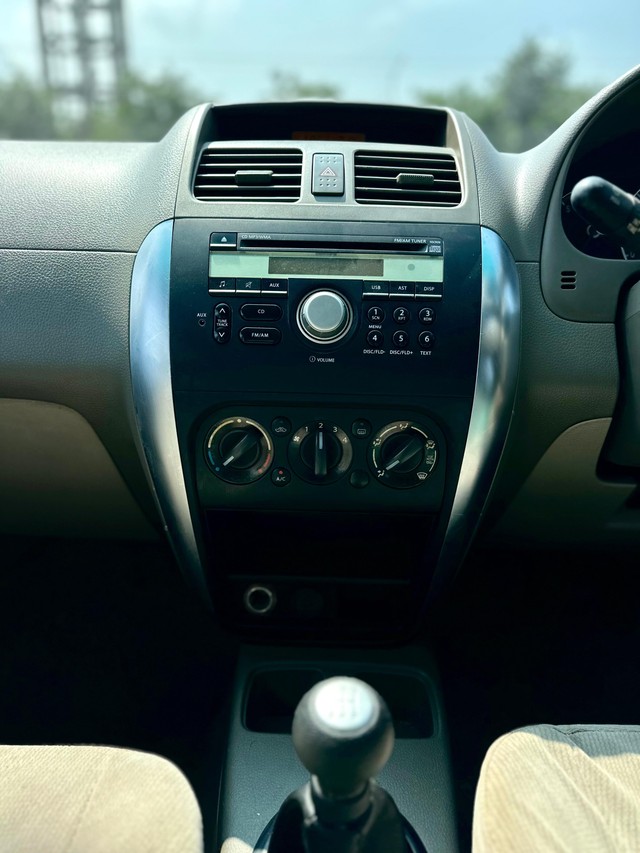 Second-hand 2010 Maruti SX4 VXI for sale in Chandigarh-6