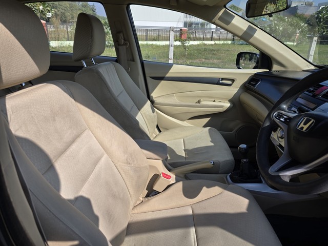 Second-hand 2011 Honda City 1.5 S MT for sale in Chandigarh-6