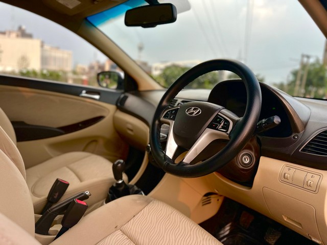 Second-hand 2013 Hyundai Verna 1.6 SX for sale in Chandigarh-2