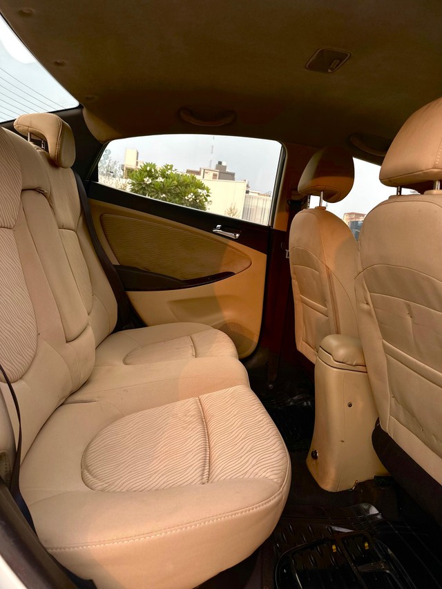 Second-hand 2013 Hyundai Verna 1.6 SX for sale in Chandigarh-9