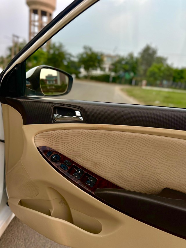 Second-hand 2013 Hyundai Verna 1.6 SX for sale in Chandigarh-3