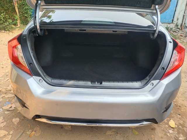 Second-hand 2019 Honda Civic ZX for sale in Kolkata-16