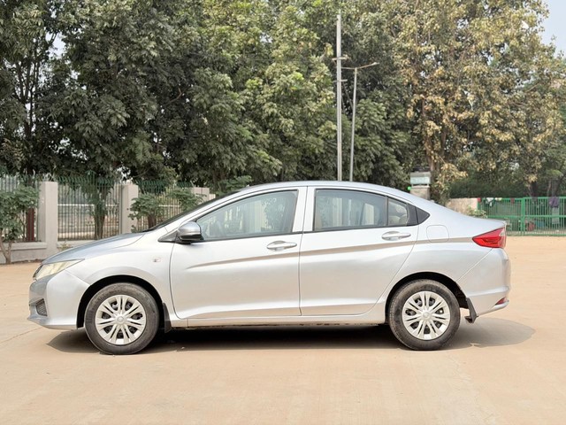 Second-hand 2014 Honda City i VTEC S for sale in Vadodara-3
