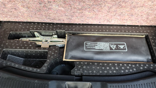 Second-hand 2023 Maruti Suzuki Grand Vitara Delta CNG 2 Airbag for sale in New Delhi-4