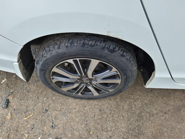 Second-hand 2017 Honda City i-VTEC CVT V for sale in Mumbai-19