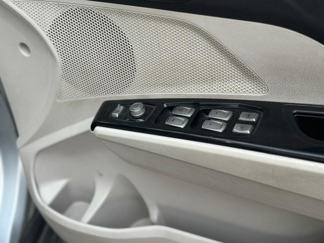 Second-hand 2019 Mahindra XUV300 W8 Option BSVI for sale in Ghaziabad-8