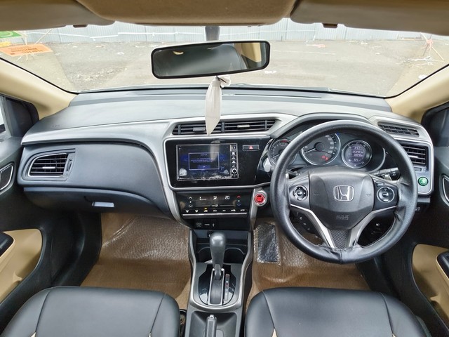 Second-hand 2017 Honda City i-VTEC CVT V for sale in Mumbai-9