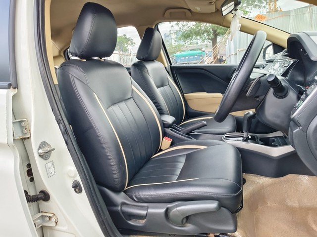 Second-hand 2017 Honda City i-VTEC CVT V for sale in Mumbai-12