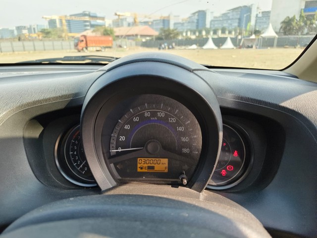 Second-hand 2016 Honda Amaze S AT i-Vtech for sale in Mumbai-10