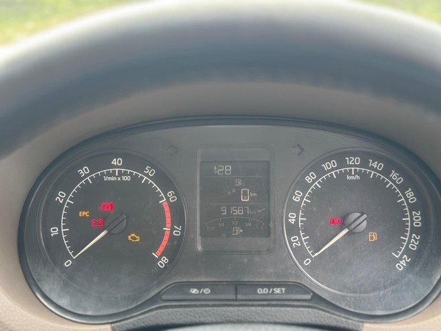 Second-hand 2015 Skoda Rapid 1.6 MPI Active for sale in Ghaziabad-12