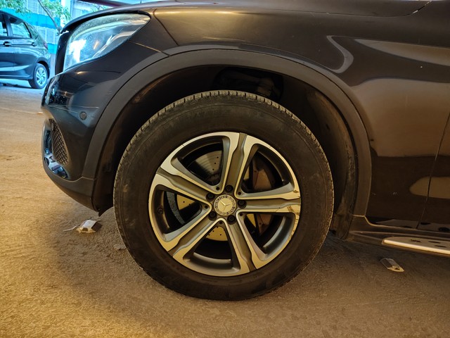 Second-hand 2017 Mercedes-Benz GLC 220d 4MATIC Style for sale in Mumbai-13