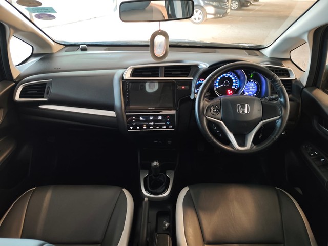 Second-hand 2018 Honda WR-V i-VTEC VX for sale in Mumbai-17