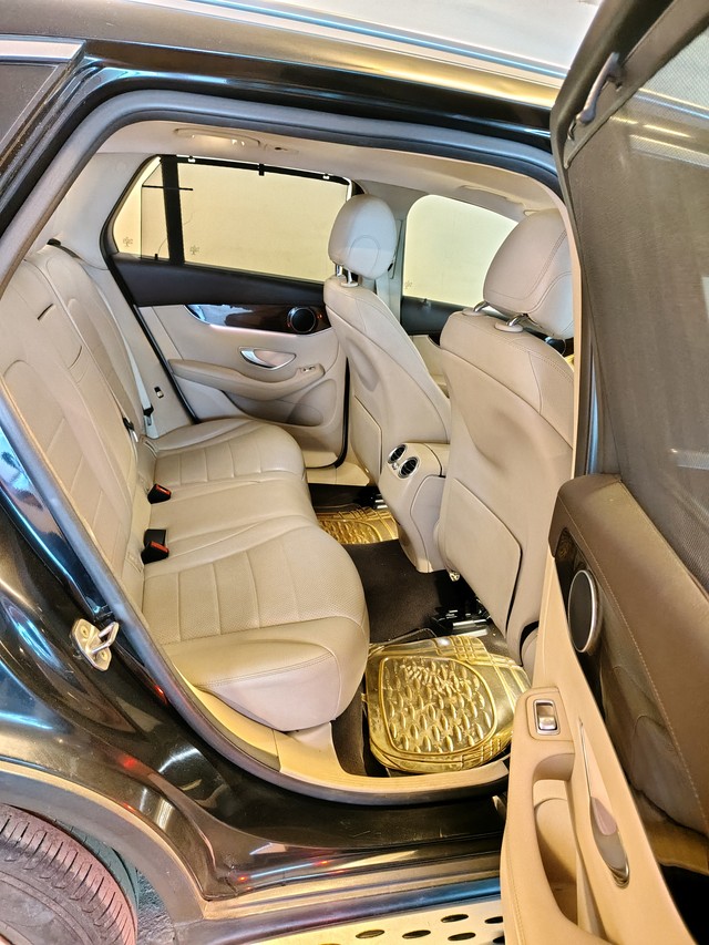 Second-hand 2017 Mercedes-Benz GLC 220d 4MATIC Style for sale in Mumbai-11