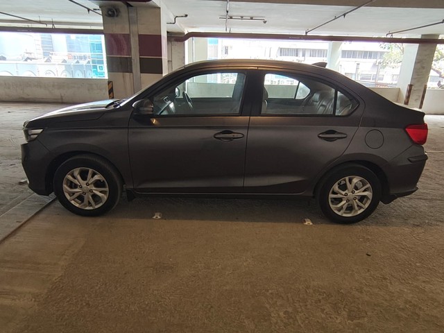 Second-hand 2018 Honda Amaze V CVT Petrol BSIV for sale in Mumbai-3