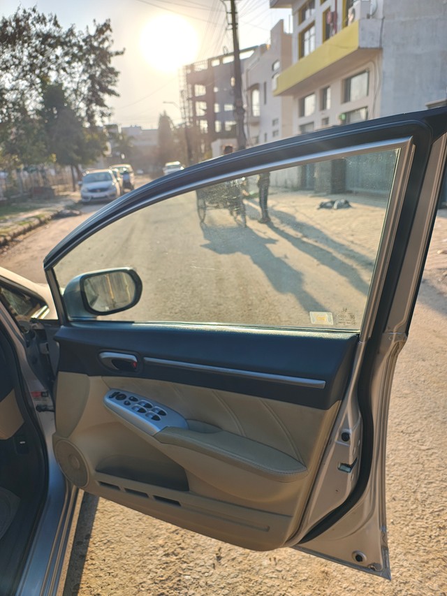 Second-hand 2011 Skoda Fabia 1.2 MPI Ambition for sale in Chandigarh-3