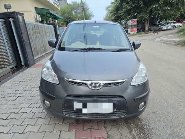 Hyundai i10 Asta Second-hand 2012 Hyundai i10 Asta for sale in Chandigarh