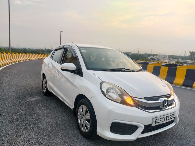Honda Amaze एसएक्स i VTEC Second-hand 2016 Honda Amaze एसएक्स i VTEC for sale in New Delhi