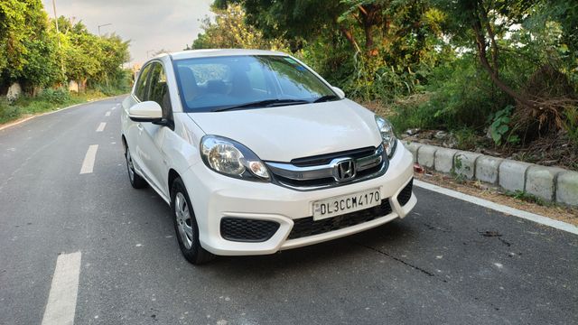Honda Amaze S i-VTEC Second-hand 2017 Honda Amaze S i-VTEC for sale in New Delhi
