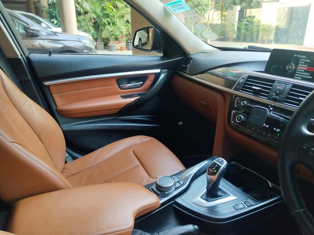 Second-hand 2016 BMW 3 Series 320i Luxury Line for sale in Mumbai-14