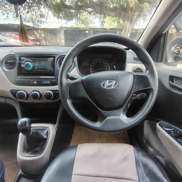 Second-hand 2015 Hyundai i10 Magna 1.2 iTech SE for sale in Lucknow-6