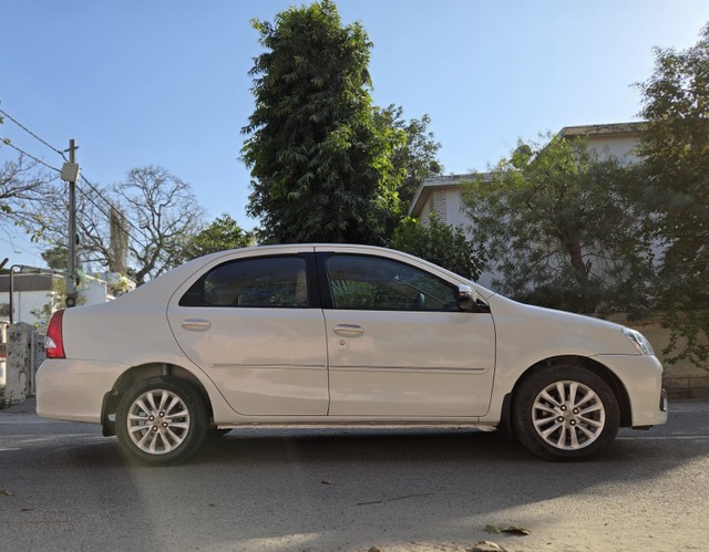 Second-hand 2017 Toyota Etios 1.4 VXD for sale in Lucknow-1