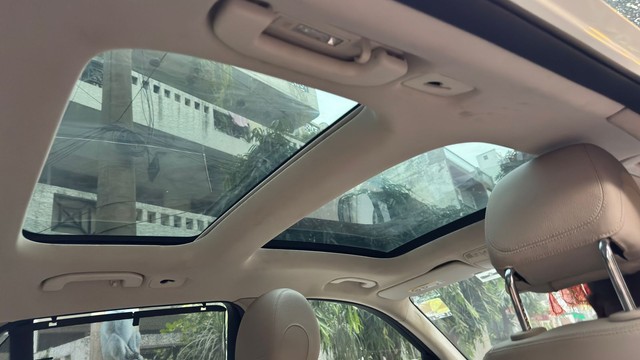 Mercedes-Benz GLC 300 4MATIC Second-hand 2016 Mercedes-Benz GLC 300 4MATIC for sale in New Delhi-24