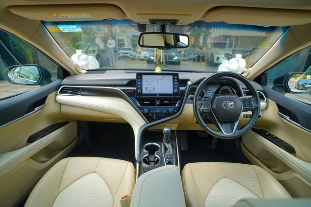 Toyota Camry 2.5 Hybrid Second-hand 2023 Toyota Camry 2.5 Hybrid for sale in Jaipur-9