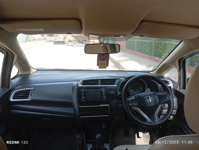 Second-hand 2018 Honda Jazz V for sale in Surat-10