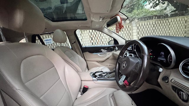 Mercedes-Benz GLC 300 4MATIC Second-hand 2016 Mercedes-Benz GLC 300 4MATIC for sale in New Delhi-16