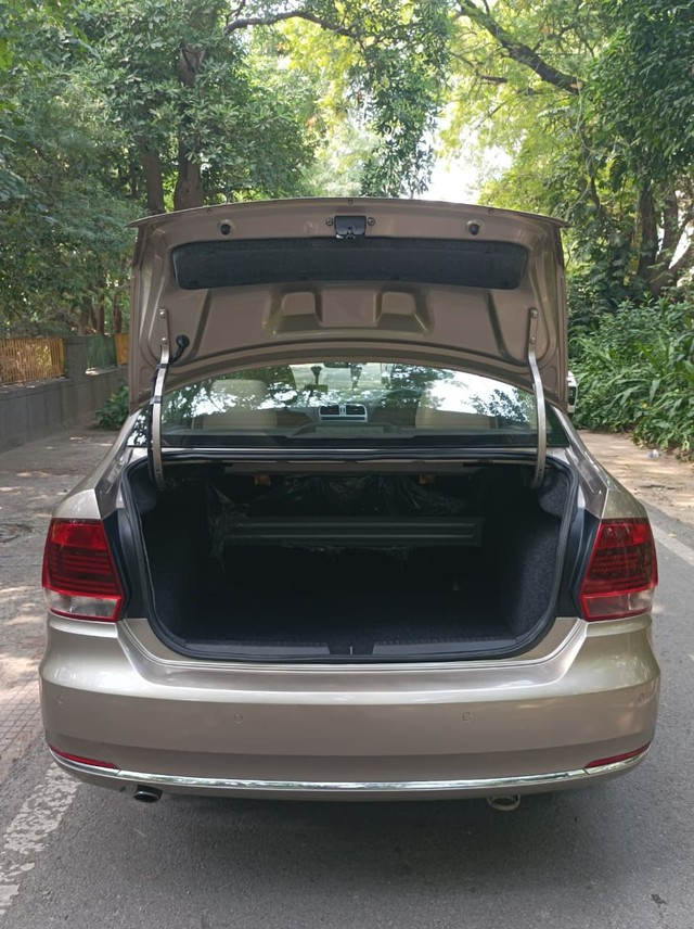 Second-hand 2017 Volkswagen Vento 1.2 TSI Highline AT for sale in New Delhi-5