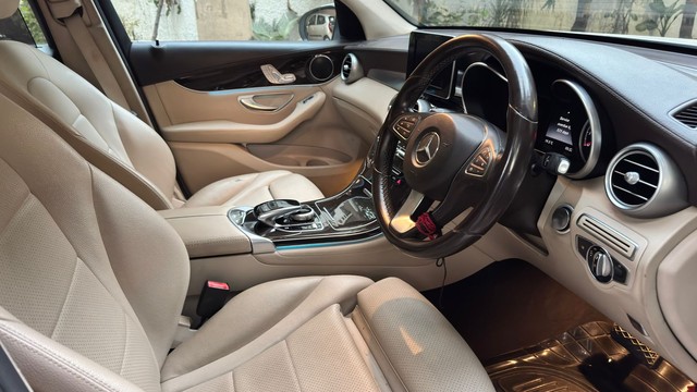 Mercedes-Benz GLC 300 4MATIC Second-hand 2016 Mercedes-Benz GLC 300 4MATIC for sale in New Delhi-27