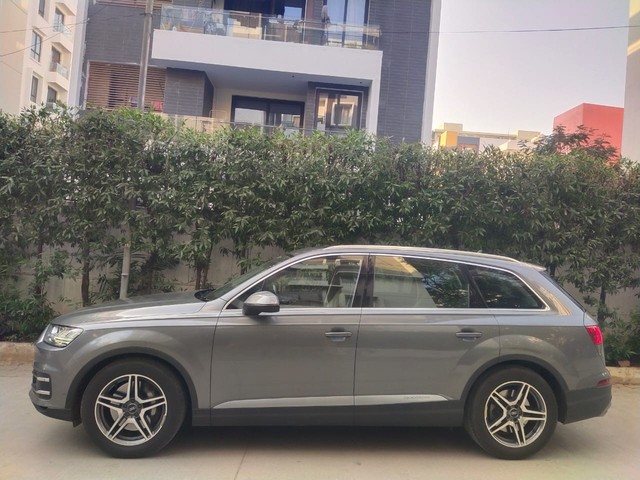 Audi Q7 45 TDI Quattro Technology Second-hand 2015 Audi Q7 45 TDI Quattro Technology for sale in Hyderabad-4