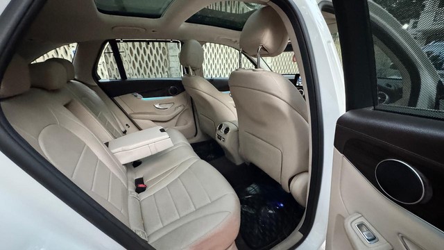 Mercedes-Benz GLC 300 4MATIC Second-hand 2016 Mercedes-Benz GLC 300 4MATIC for sale in New Delhi-15