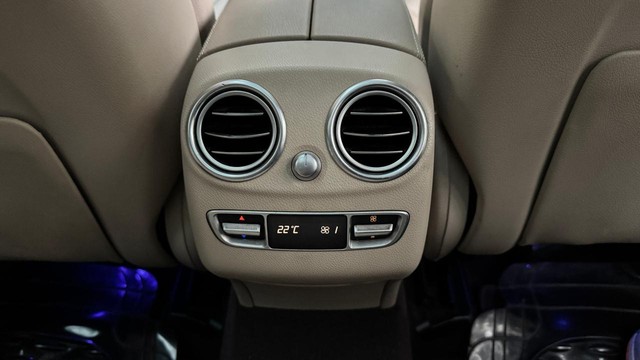 Mercedes-Benz GLC 300 4MATIC Second-hand 2016 Mercedes-Benz GLC 300 4MATIC for sale in New Delhi-22