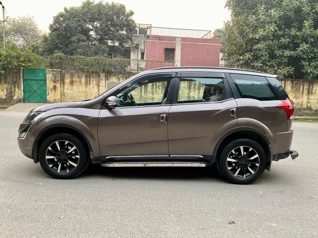 Second-hand 2020 Mahindra XUV500 W11 FWD Diesel for sale in New Delhi-3