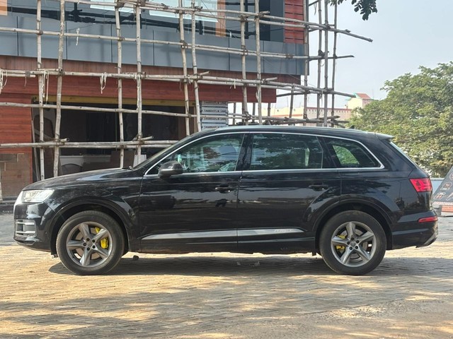 Second-hand 2018 Audi Q7 45 TDI Quattro Technology for sale in Bhubaneswar-2