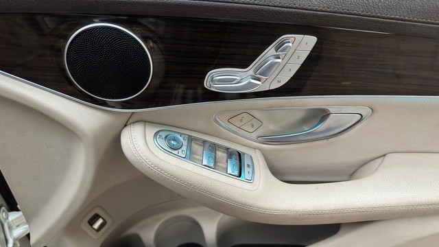 Mercedes-Benz GLC 300 4MATIC Second-hand 2016 Mercedes-Benz GLC 300 4MATIC for sale in New Delhi-32