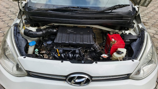 Second-hand 2016 Hyundai Grand i10 Sportz for sale in Nashik-3