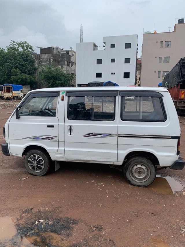 Second-hand 2013 Maruti Suzuki Omni CNG for sale in Surat-4