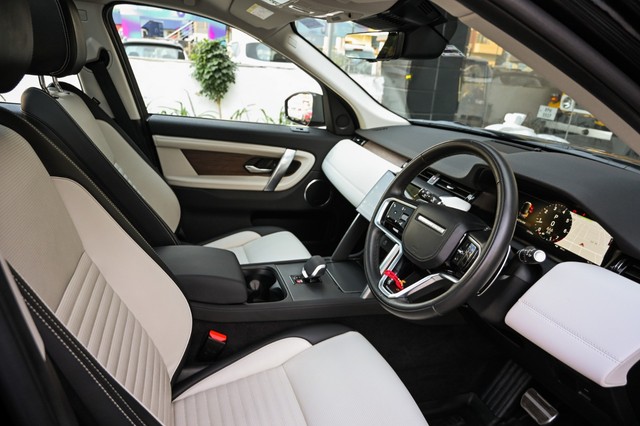 Second-hand 2024 Land Rover Discovery Sport Dynamic SE for sale in Jaipur-4