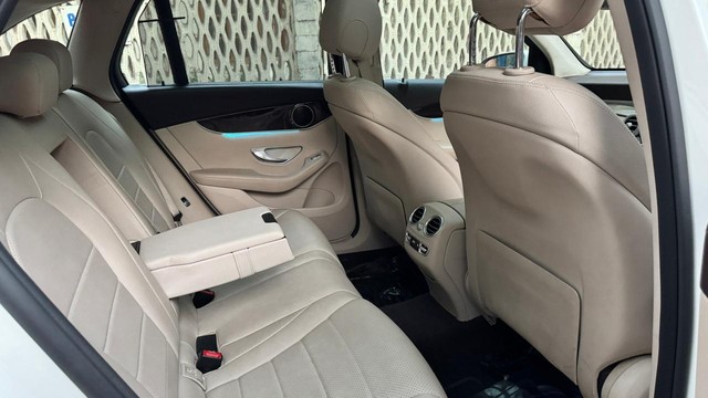 Mercedes-Benz GLC 300 4MATIC Second-hand 2016 Mercedes-Benz GLC 300 4MATIC for sale in New Delhi-9