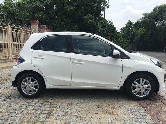 Second-hand 2015 Honda Brio VX AT for sale in New Delhi-1