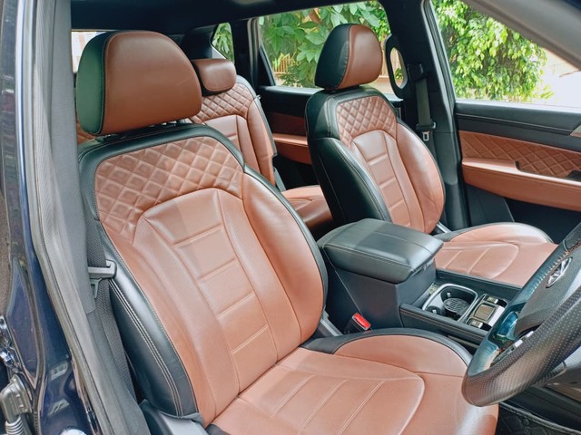 Second-hand 2022 Mahindra Alturas G4 4X2 AT for sale in Bangalore-13